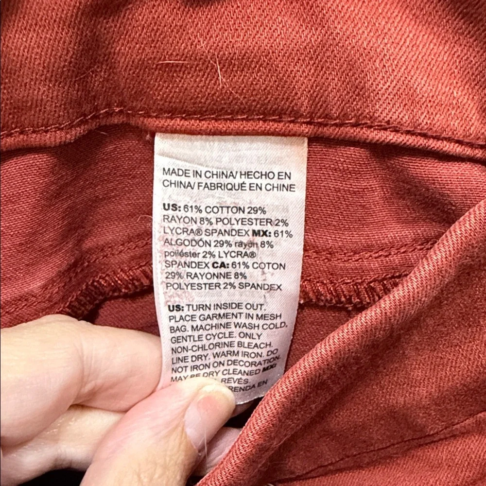 NWOT Chico's Glittery Red Cropped Jeans - Picture 9 of 11